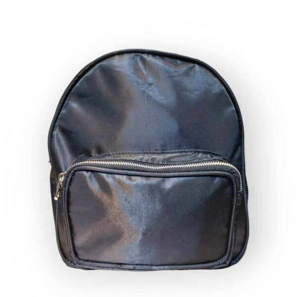MOCHILA MEDIANA NEGRA